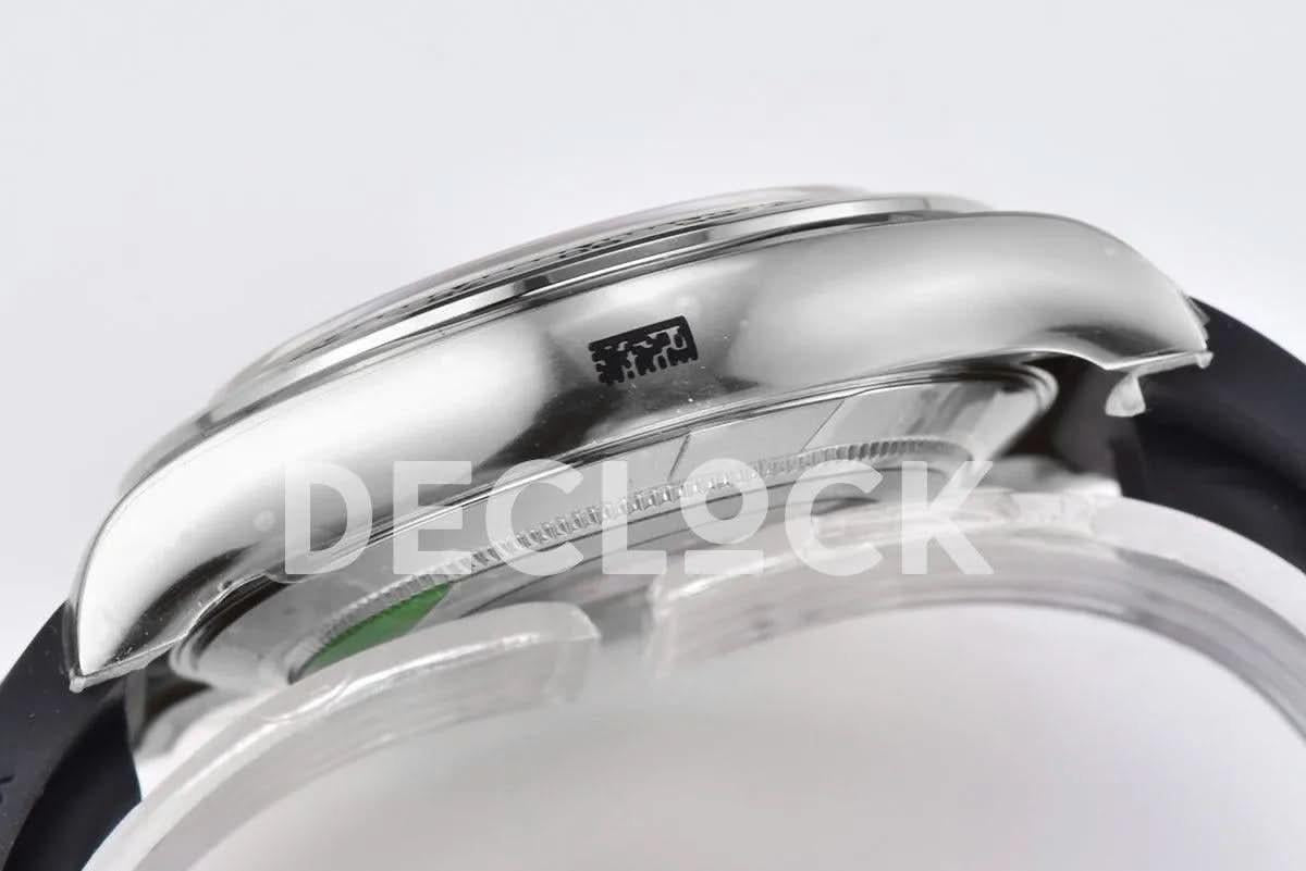Replica Rolex Daytona 116519 White Dial in White Gold on Rubber Strap |  Declock.