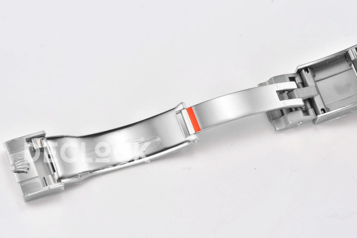 Replica Rolex Daytona 116519 White Dial in White Gold on Rubber Strap |  Declock.