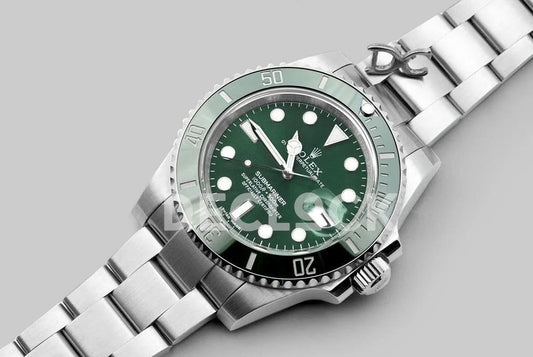 Replica Rolex Submariner 126610LV ‘Hulk’ Green Ceramic |  Declock.