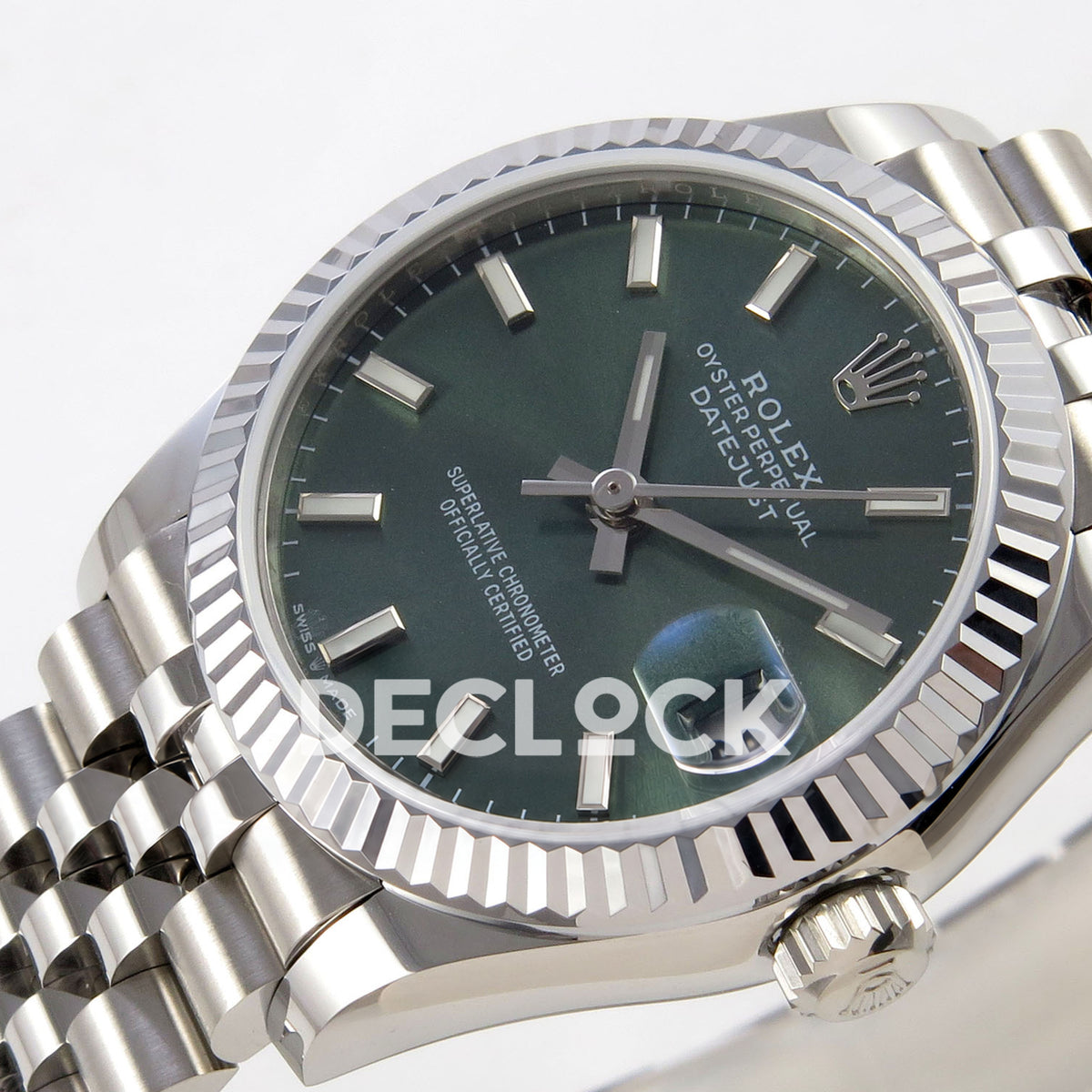 Rolex Datejust 31 278274 Green Stick Jubilee XRF A2236 replica - Opposite macro view of the green baton dial, silver-tone fluted bezel, winding crown and steel Jubilee links