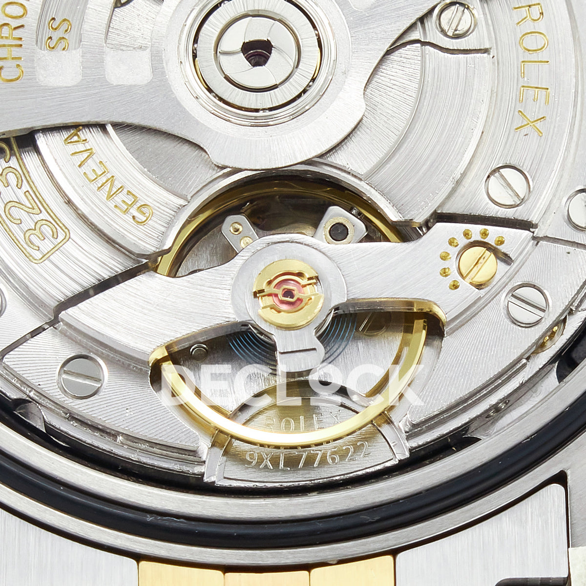 Rolex Datejust 41 126331 Brown Rose Gold Clean Jubilee — Μηχανισμός σε κοντινή λήψη