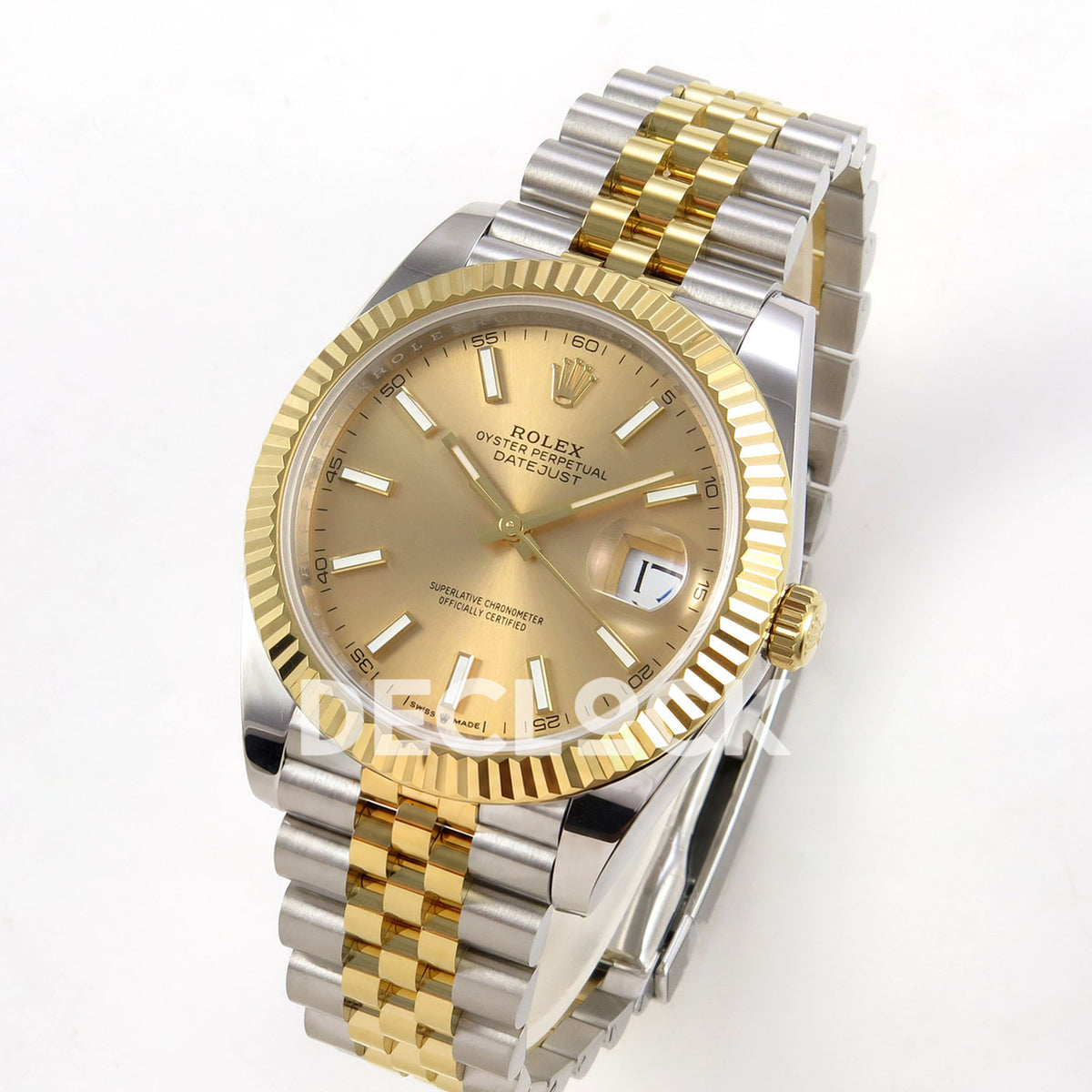 Rolex Datejust 41 126333 Champagne Jubilee QF JH3235 Free Sprung replica - three-quarter view of the champagne sunburst luminous-stick dial and open two-tone jubilee bracelet