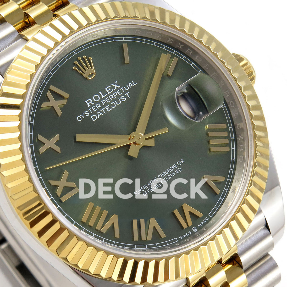 Rolex Datejust 41 126333 Green Roman Jubilee QF JH3235 Free Sprung replica - angled macro view of the green roman dial, solid gold-tone hands and fluted bezel