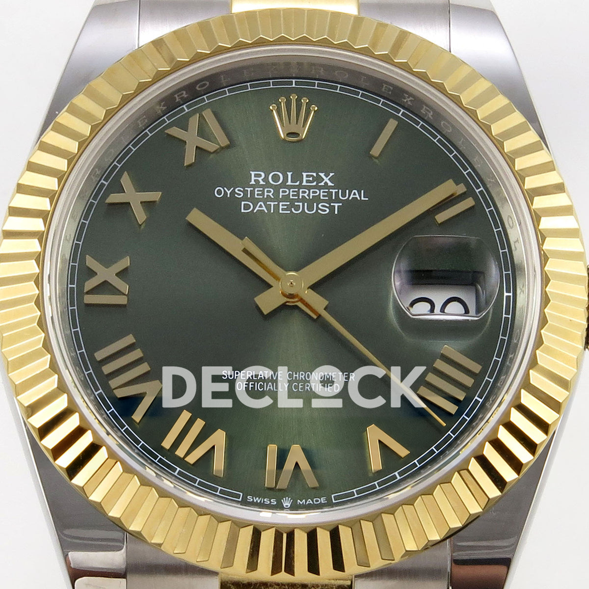 Rolex Datejust 41 126333 Green Roman Oyster QF JH3235 Free Sprung replica - close frontal view of the olive-green roman dial and yellow-gold fluted bezel