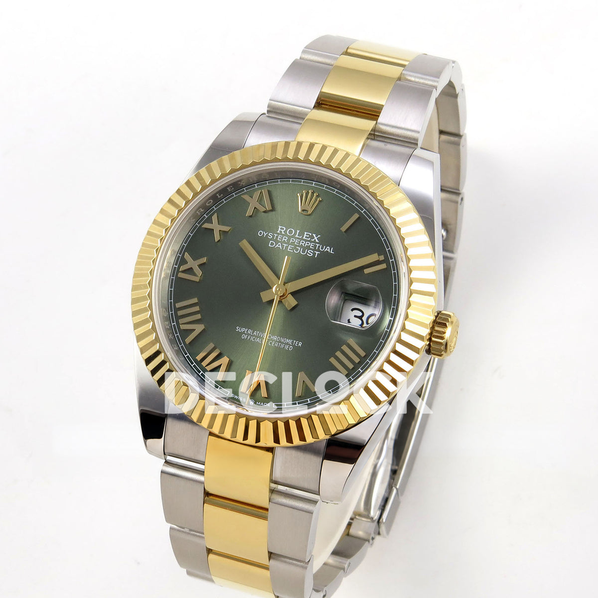 Rolex Datejust 41 126333 Green Roman Oyster QF JH3235 Free Sprung replica - three-quarter view of the olive-green roman dial and open two-tone oyster bracelet