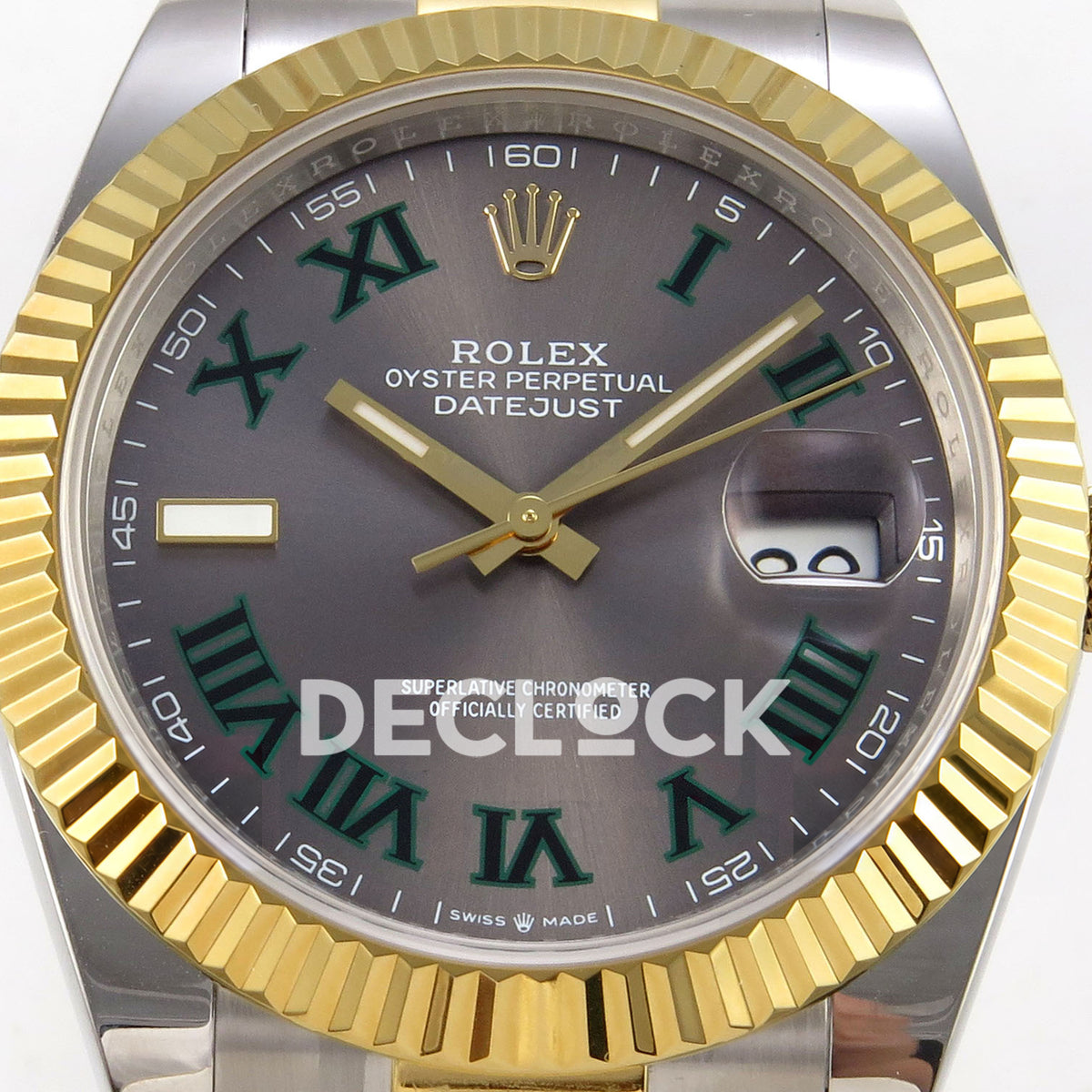 Rolex Datejust 41 126333 Grey Green Roman Oyster QF JH3235 Free Sprung replica - macro view of the slate-grey sunburst dial, green roman markers and yellow-gold fluted bezel