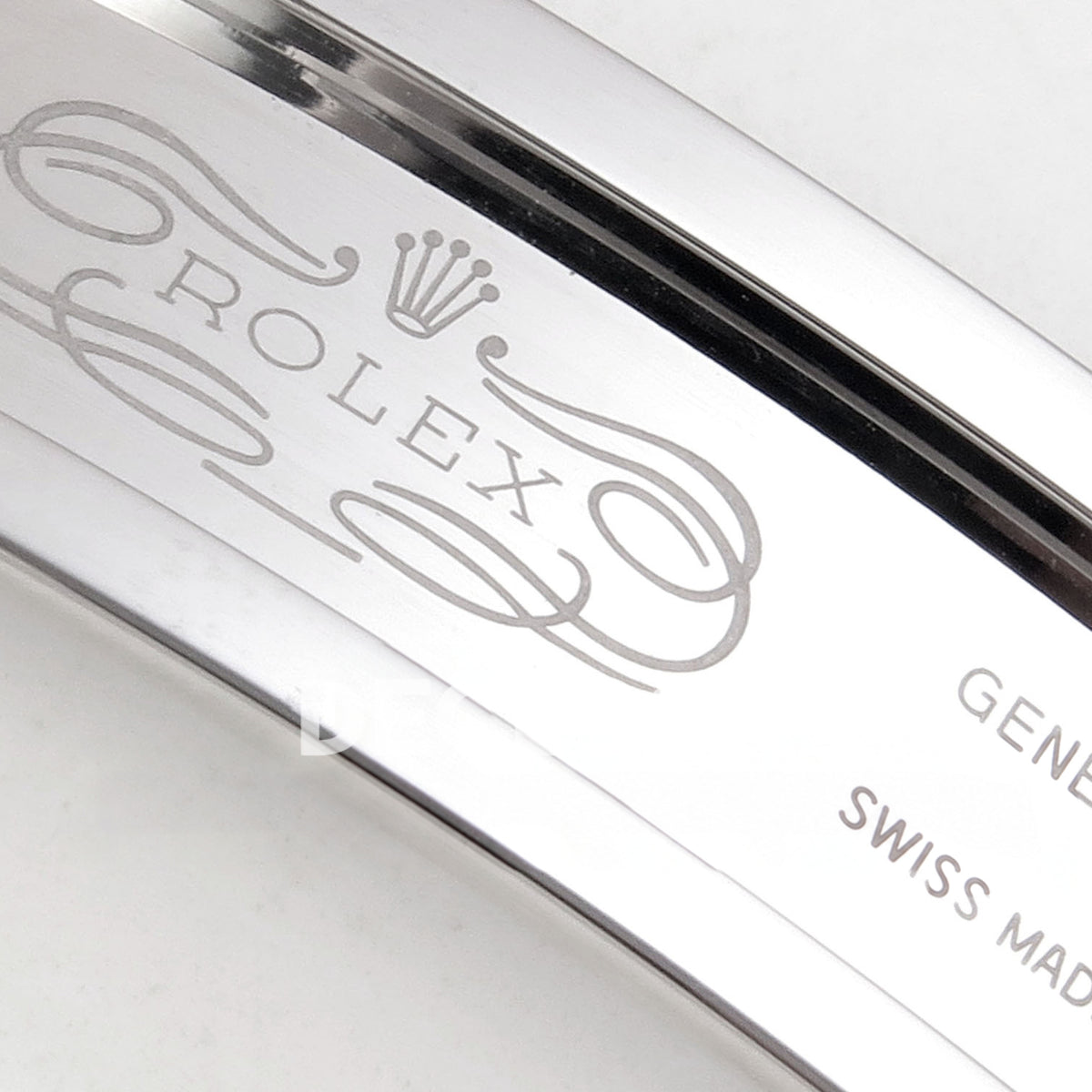 Rolex Datejust 41 126333 QF Oyster, close-up of inner clasp Rolex engraving