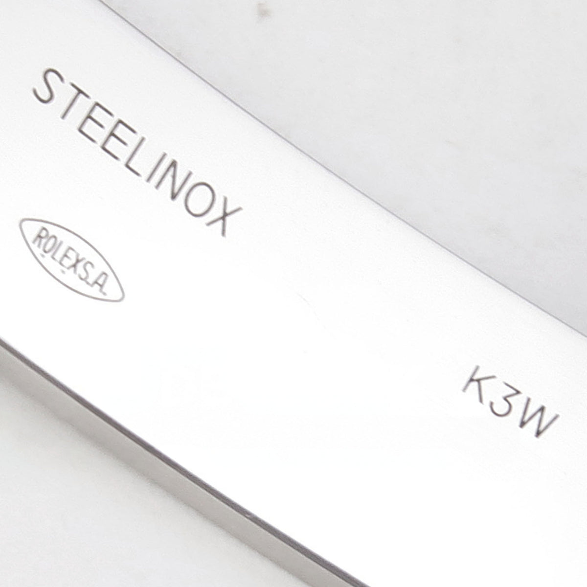 Rolex Datejust 41 126333 QF Oyster, close-up of inner clasp STEELINOX and K3W stamps