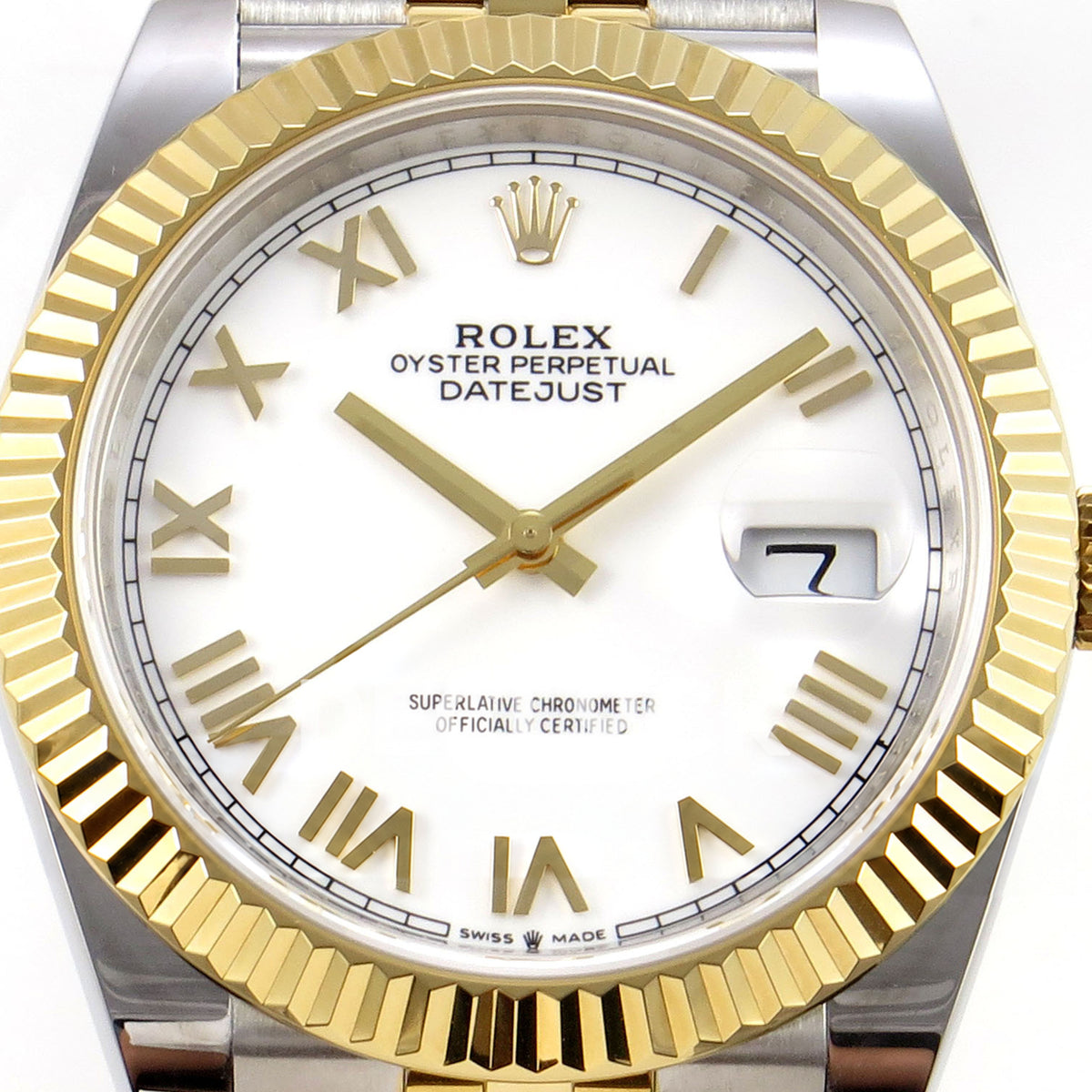 Rolex Datejust 41 126333 White Roman Jubilee QF JH3235 Free Sprung replica - macro view of the white roman dial, solid gold-tone hands and black boxed minute railway