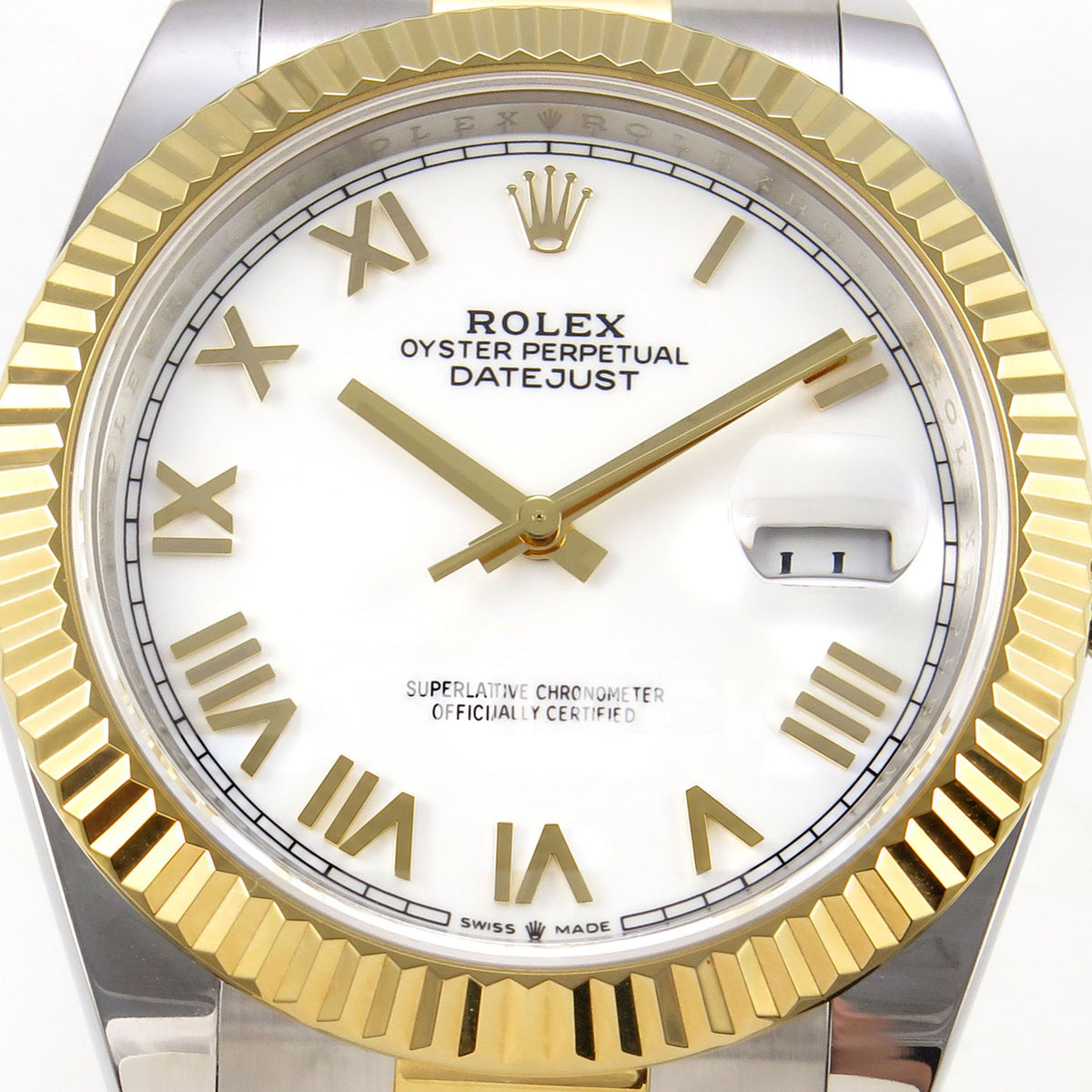 Rolex Datejust 41 126333 White Roman Oyster QF JH3235 Free Sprung replica - close frontal view of the white roman dial and yellow-gold fluted bezel