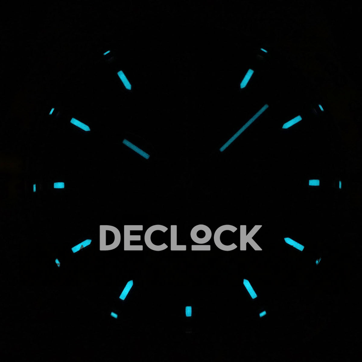 Rolex Daytona 126509 BTF replica - original cyan luminous hands and hour markers photographed in darkness