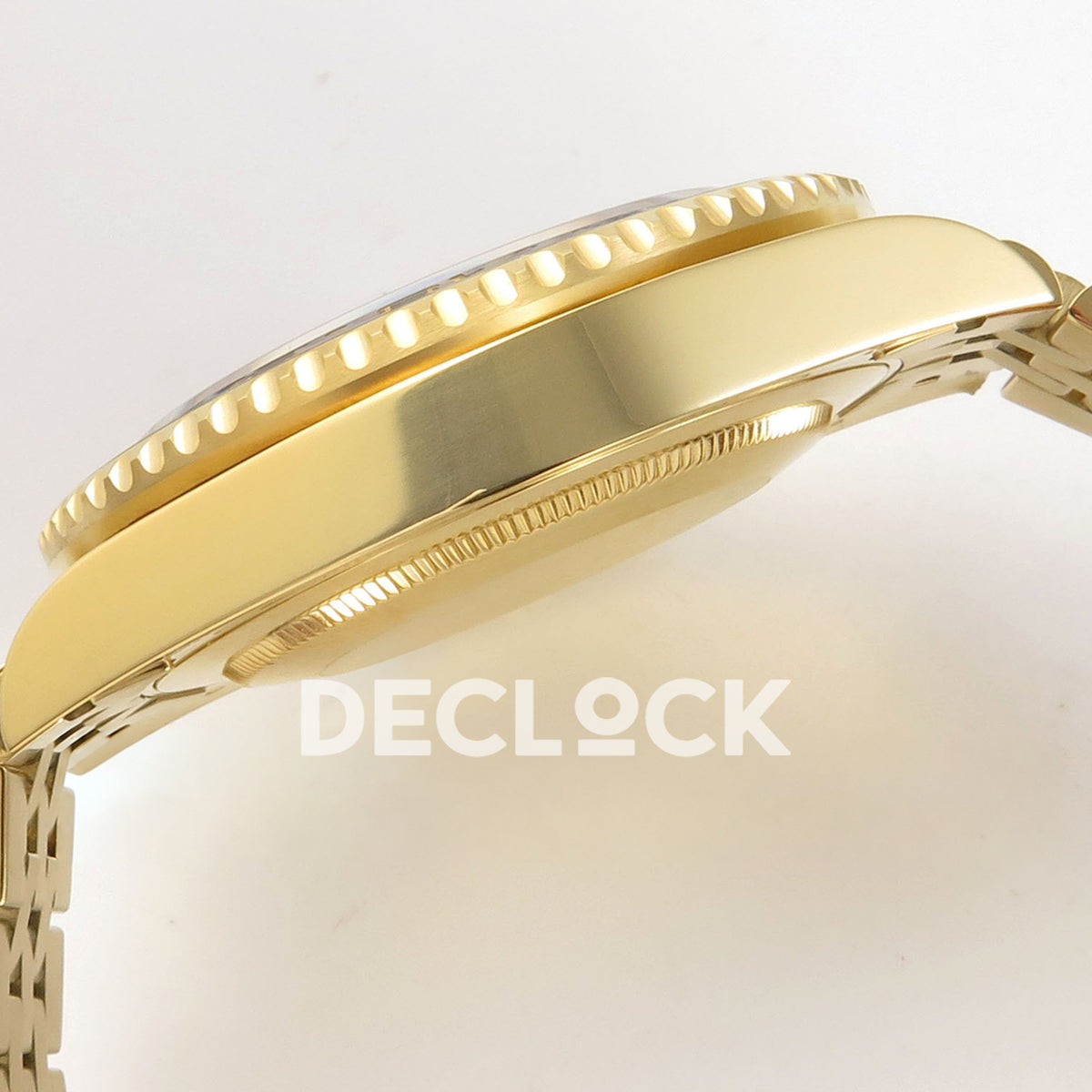 Rolex GMT-Master II 126718 GRNR WF replica, polished gold-tone case profile