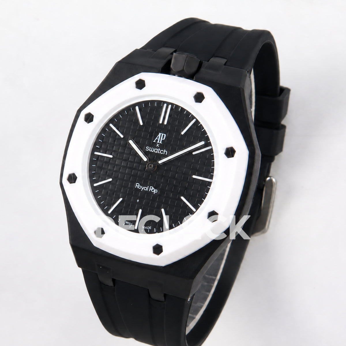 Swatch × Audemars Piguet Royal Pop Ocho Negro Replica — three-quarter view